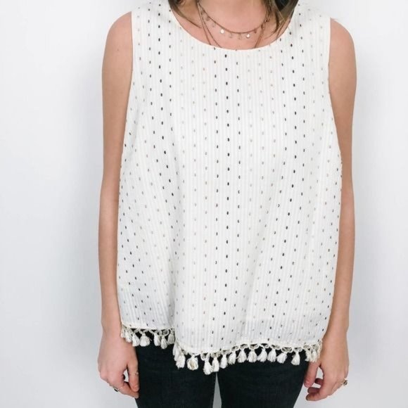 A New Day Boho Tassel Sleeveless Top - Picture 5 of 7